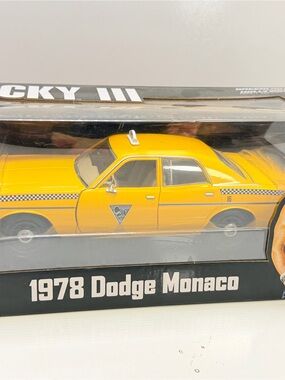 Green light 1978 Dodge Monaco Yellow Taxi Diecast Car
